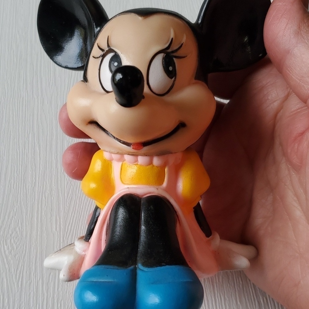 Disney Vintage Made in Korea 80'S Rubber Micky & Minnie Mouse original price tag - Picture 7 of 13